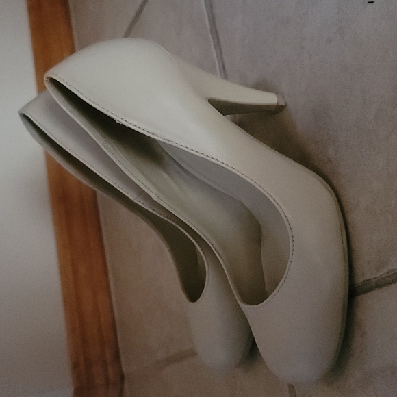 Call it Spring - Picture 2 of 6